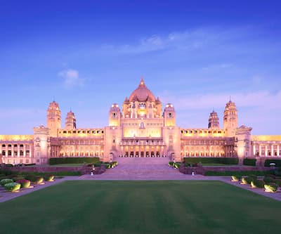 https://imgcld.yatra.com/ytimages/image/upload/t_hotel_yatra_city_desktop/v1430973731/Domestic Hotels/Hotels_Jodhpur/Umaid Bhawan Palace/Exterior.jpg